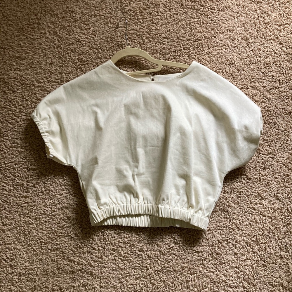 NWOT Line and Dot Puff Sleeve Top